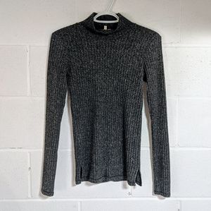Wilfred Gray Turtleneck